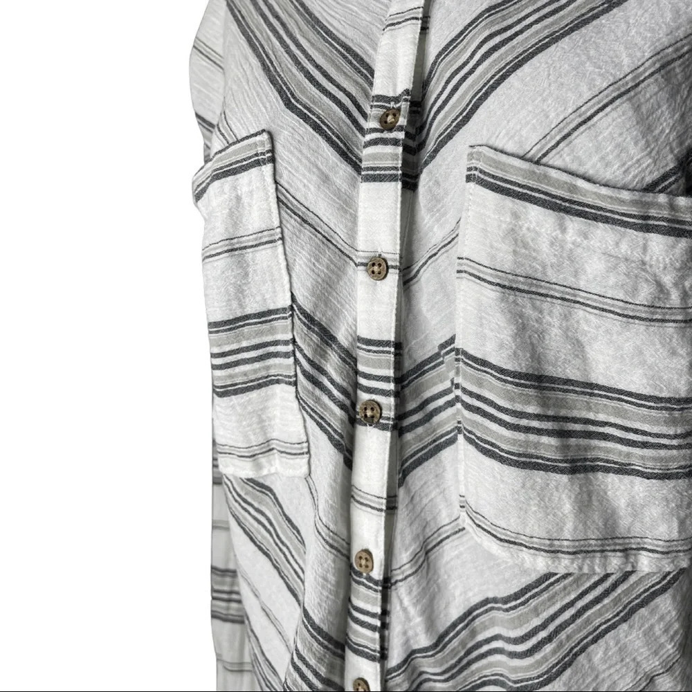 🛍️ O'Neill Button Front Long Sleeve Stripe Top Grey White Blouse Small - Picture 6 of 7